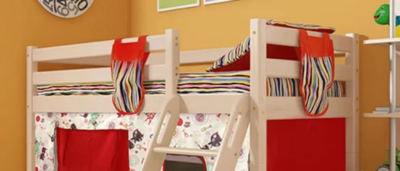 Низкая кровать Соня Вариант 12 с наклонной лестницей