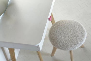 Детский стол со стульчиками Зайка МК-0019 белое дерево/белый (плюш) / MK-0019