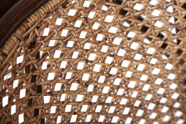 Комплект ПЕЛАНГИ 02/15 ( стол со стеклом + 4 кресла ) [без подушек] ротанг, кресло 65х65х77см, стол диаметр 64х61см, валнут (грецкий орех) / PELANGI walnut