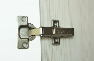 Шкаф трехдверный с зеркалом Тиффани 93.12