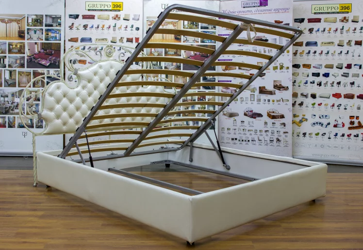 Кровать Аргеста кованая с мягкими царгами Ексотика и две тумбочки / Exotica_3