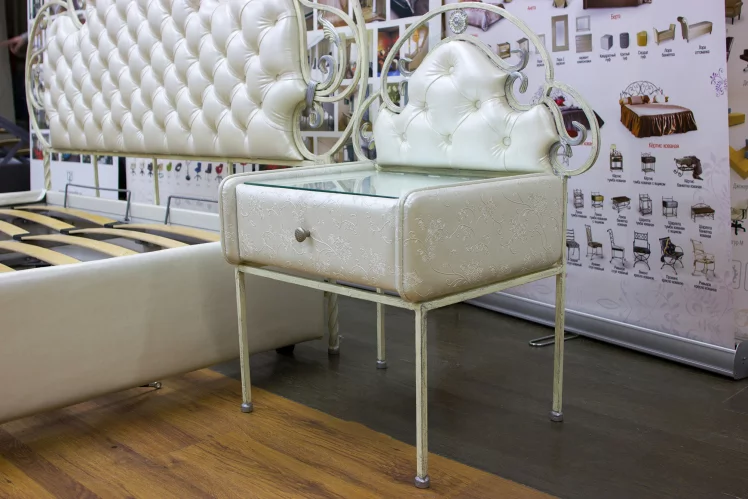 Кровать Аргеста кованая с мягкими царгами Ексотика и две тумбочки / Exotica_1