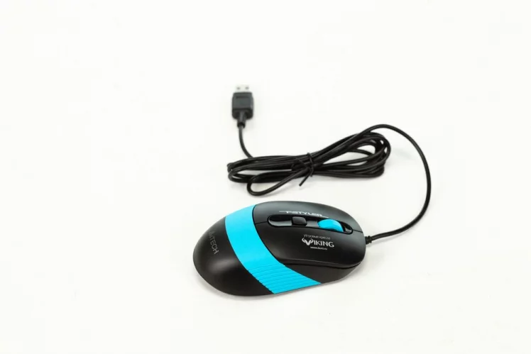 Геймерское кресло Бюрократ ЗОМБИЕ РУННЕР Белый-голубой / ZOMBIE RUNNER_13