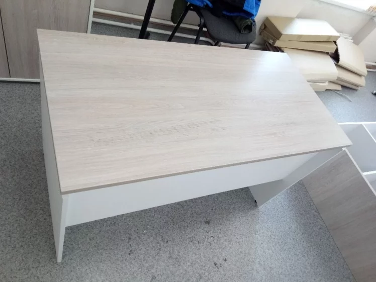 Стол прямой Дека ЛДСП каркас 75.06.12 Дуб Сантана светлый/Белый / Deka_3