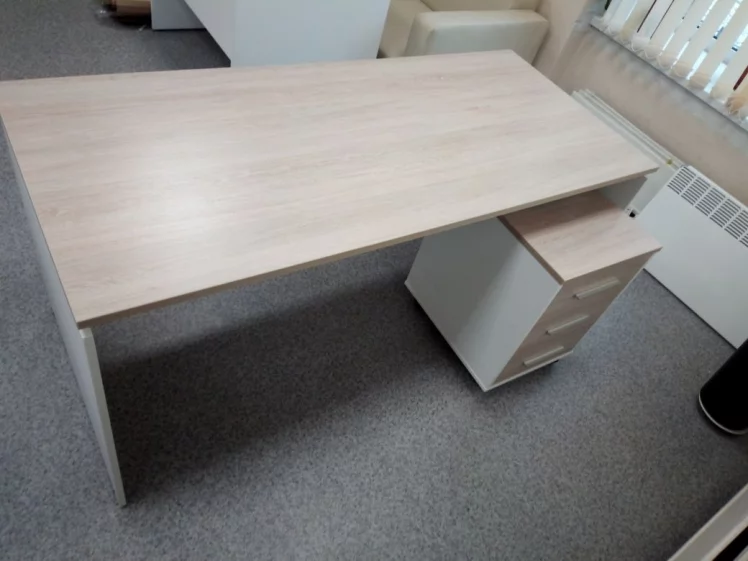 Стол прямой Дека ЛДСП каркас 75.07.16 Дуб Сантана светлый/Белый / Deka_1