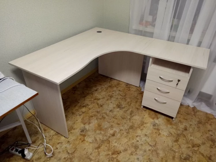 Стол эргономичный правый Рубин 40.47_1