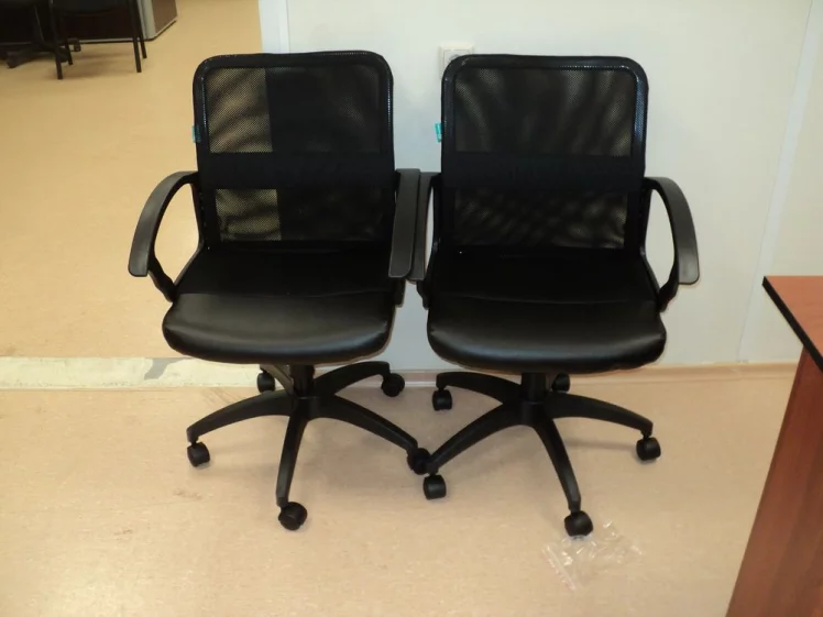 Офисное кресло Бюрократ CХ-590 БЛАCК спинка сетка / CH-590 BLACK_8