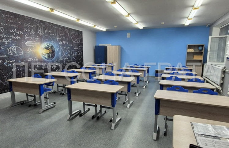 Парта двухместная Де Гласси Н (рост 3-5)  ЛДСП Дуб молочный/ Металл Серый+Синий_1