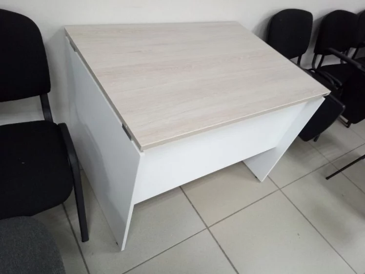 Стол прямой Дека ЛДСП каркас 75.07.10 Дуб Сантана светлый/Белый / Deka_1