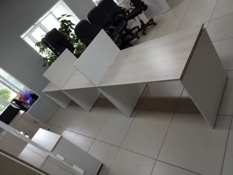 Стол прямой Дека ЛДСП каркас 75.07.10 Дуб Сантана светлый/Белый / Deka_4