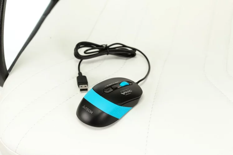 Геймерское кресло Бюрократ ЗОМБИЕ РУННЕР Белый-голубой / ZOMBIE RUNNER_11