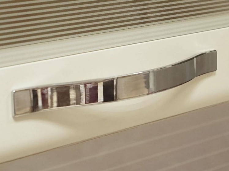 Шкаф-витрина кухонный (с системой плавного закрывания) Графит 74.09.2 Сосна Астрид /Ваниль_3