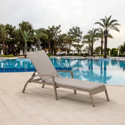 Шезлонг-лежак плетеный А30Б2-В56 Лигхт Бровн с матрасом / A30B2-W56 Light Brown_1