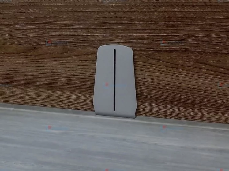 Крепление настольного экрана из ЛДСП для прямого стола Дека Д-024 / Deka_0