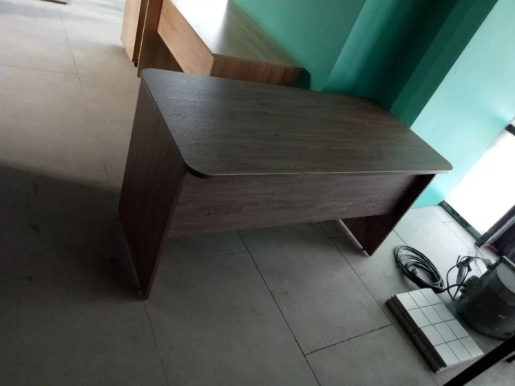 Стол прямой Глассй 1.10.14 Дуб Верцаска / Glassy_2